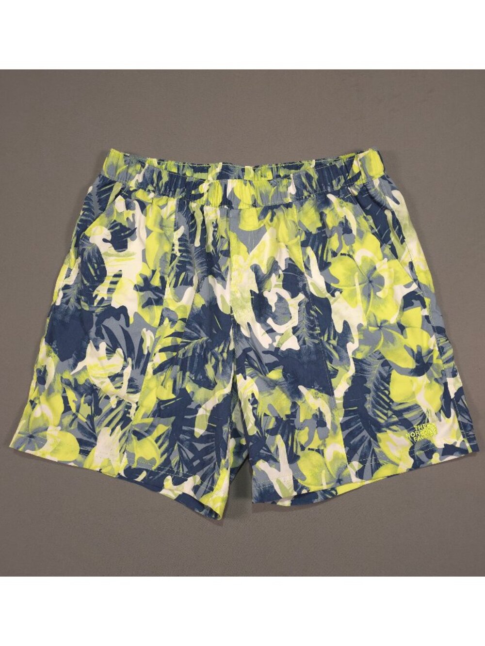 The North Face Class V Men's M Sharp Green Tropical Camo Pull-On Shorts